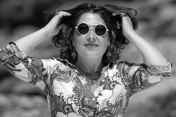 Elevate your style with bold patterns: essential fashion tips for uk events